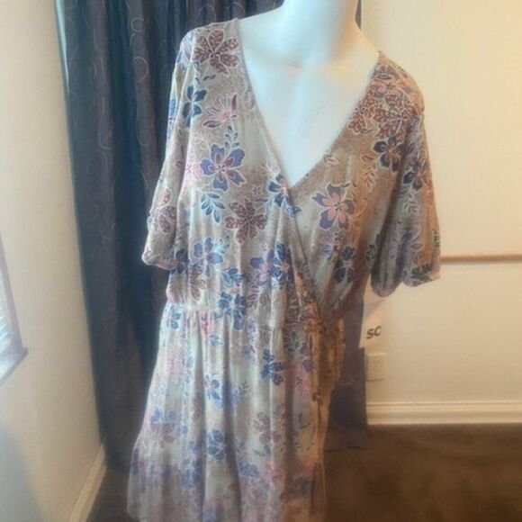 SO Floral Faux Wrap V-neck dress, size XXL - Picture 1 of 5